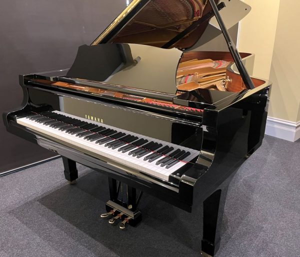 Yamaha CFIII Concert Grand Piano