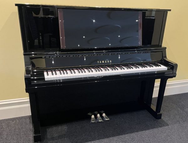 Yamaha UX300 Upright Piano